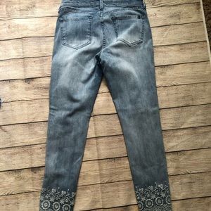 Buffalo David Bitton Jeans - Buffalo David Bitton cropped Jean Size 28 Buffalo David Bitton Jeans - Buffalo David Bitton cropped Jean Size 28
